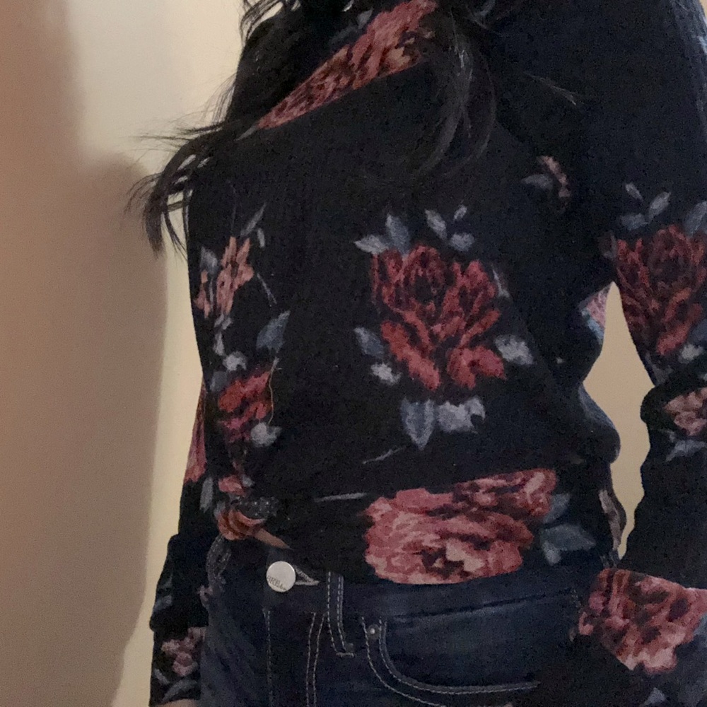 Floral long sleeve top
